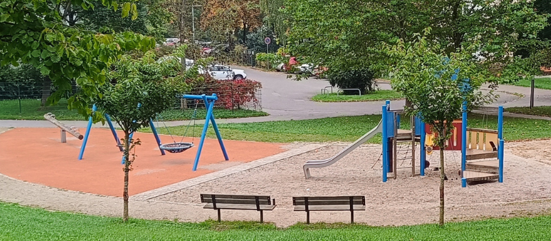 Aire de jeux inclusive et accessible pour enfants PMR