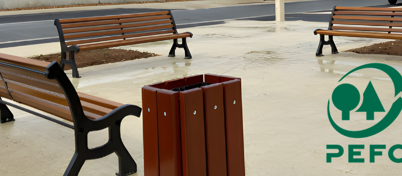 Mobilier urbain en bois traité